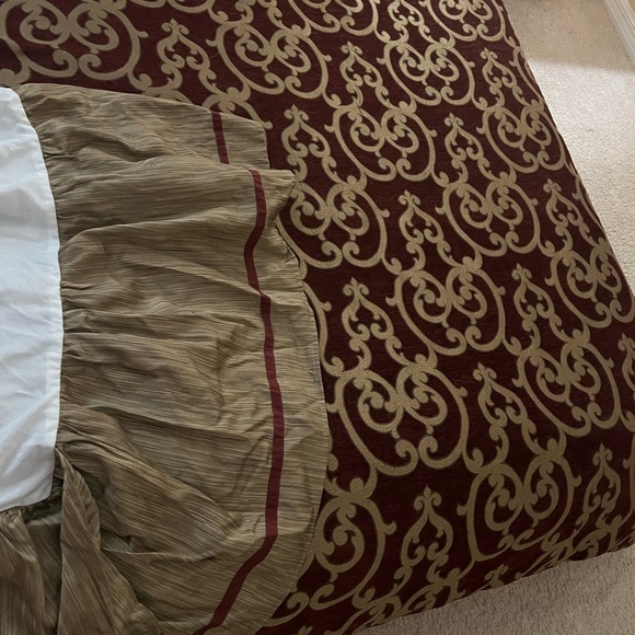 Queen size comforter set - Picture 5 of 8